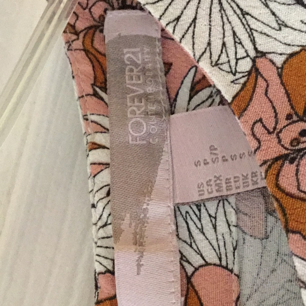 Dress - Picture 2 of 4